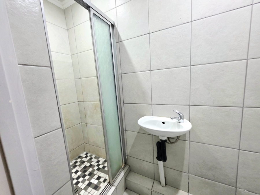 11 Bedroom Property for Sale in Brandwag Free State